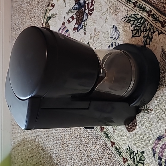 Gently loved Kenmore personal coffee maker 1 to 4 cups fast brew works perfectly - Picture 3 of 16